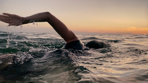 Egyedül tanult meg úszni 21 évesen, mára a Balatont is többször átúszta - Inspiráló nők meséltek