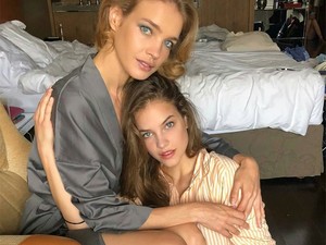 Palvin Barbi és a legnagyobb orosz topmodellek forrósították a hangulatot a vébé döntője előtt