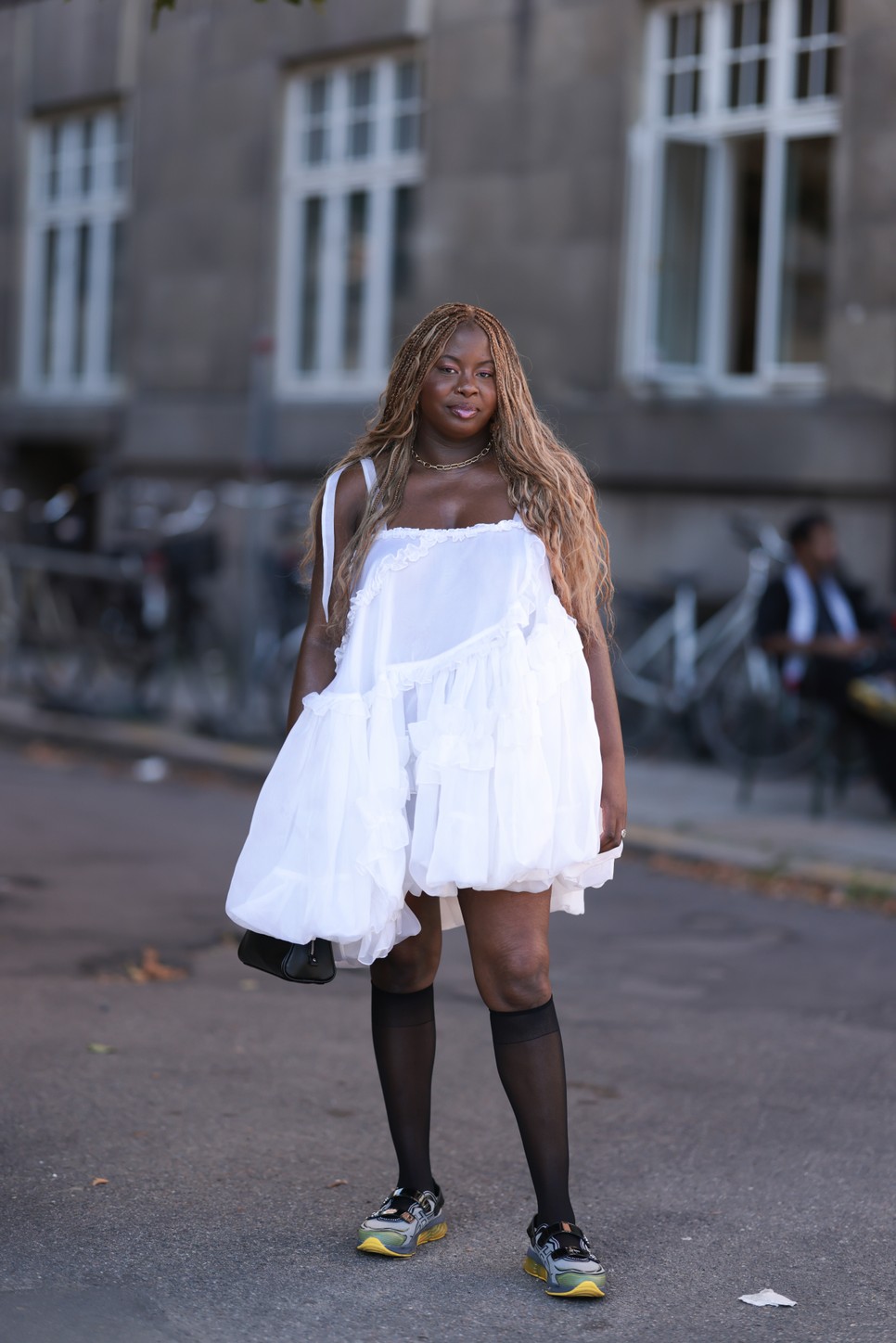 Vajon a bájos vagy a funkcionális oldala hódította meg a divatvilágot a Mary Jane sneakernek?