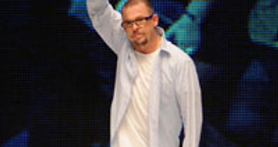 Meghalt a divat fenegyereke!