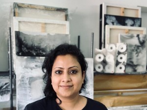 „Meg akartam találni a valódi önmagamat” - Seema Mathew festőnővel, mellrák túlélővel beszélgettünk