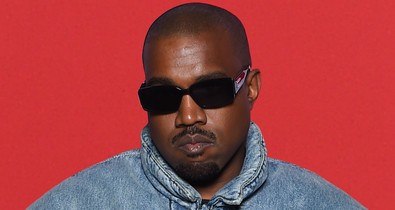 Beperelte Kanye Westet egy volt alkalmazottja, felkavaró dolgokkal vádolják a rappert