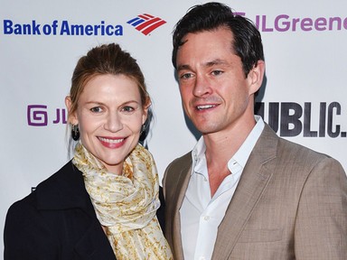 48 évesen szülte második gyermekét a színésznő, James Bond apa lett