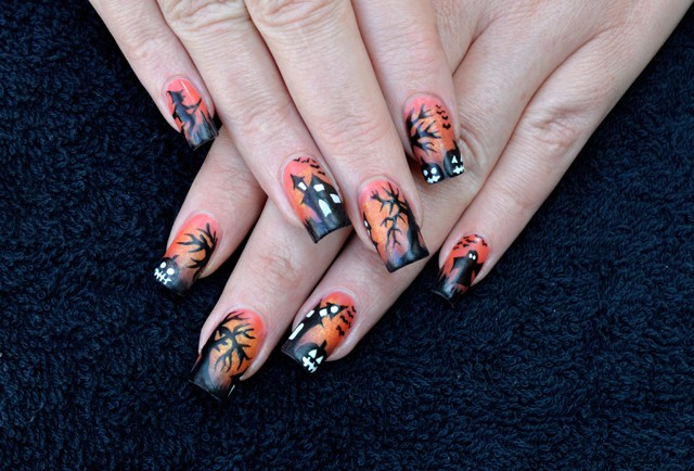 7 halloweeni manikűr, hogy neked legyen a legmenőbb a körmöd a hó végi bulin