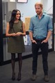 Meghan Markle, 2026-ban az ausztrál Friends with Frank luxusmárka miniruháját viselte Melbourne-ben. A szettet vintage Chanel fülbevalókkal és Manolo magassarkúval tette teljessé.