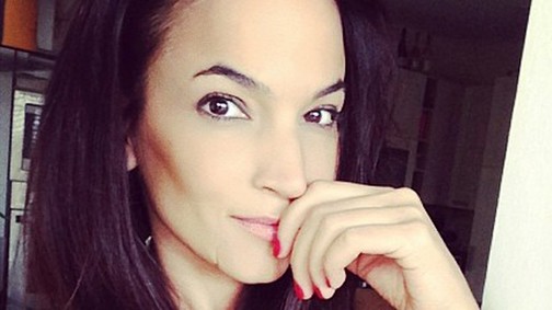 Debreczeni Zita barna fürtjei