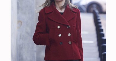 A spanyol királyné tökéletes business lookja