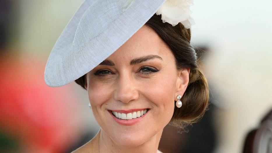 Kate Middleton három olyan szettet is viselt az elmúlt 24 órában, hogy eldobod az agyad