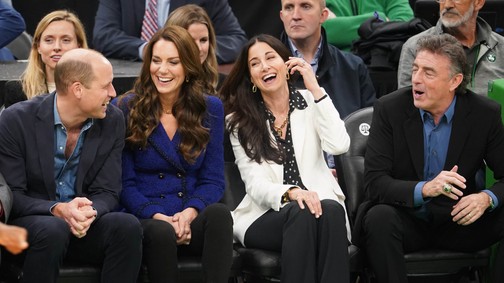 Katalin hercegné és Vilmos herceg egy kosárlabda-meccsen romantikázott