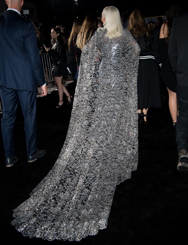 Lady Gaga a Csillag születik premierjén Givenchy ruhában