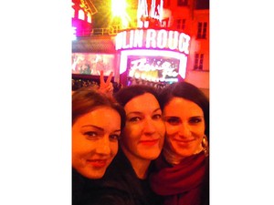 Párizs két született GLAMOUR-lánnyal