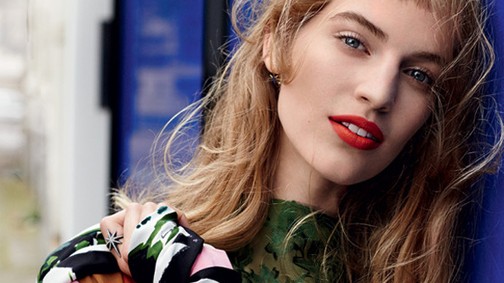 Axente Vanessa Antwerpenben hipnotizál az ősz kulcsdarabjaiban