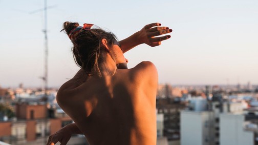 A meztelenségnek nagyobb hatása van az önszeretetre, mint gondolnád