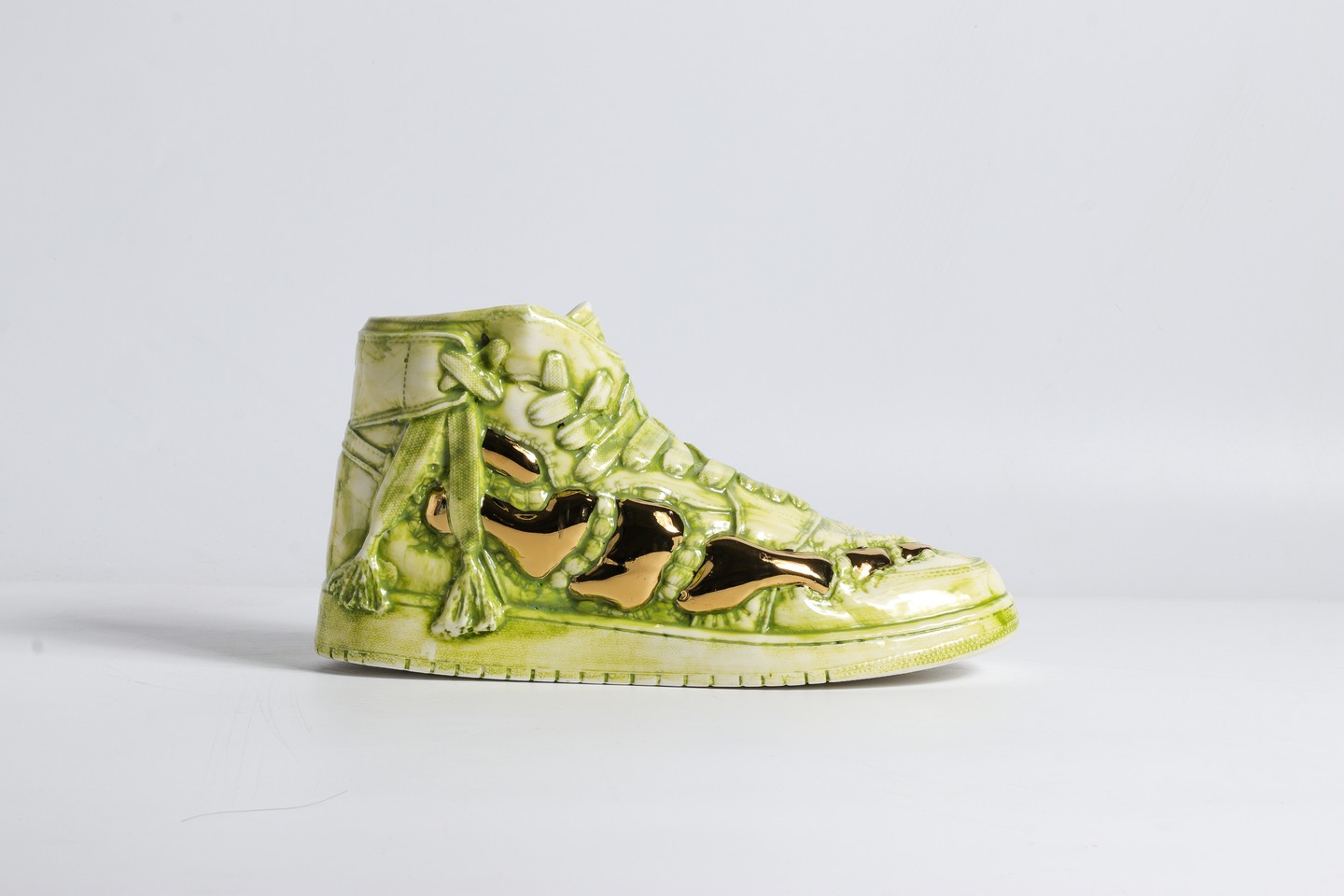 Oversize Guo kerámiaművész alkotása