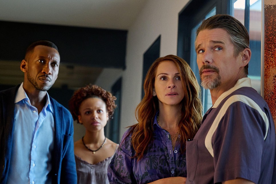 Mahershela Ali, Myha’la Herrold, Julia Roberts, Ethan Hawke, "Leave The World Behind" (2023). Photo credit: JoJo Whilden/Netflix