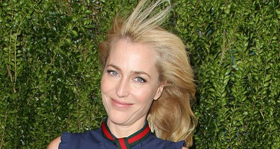 Helló Scully ügynök, de csinos vagy!