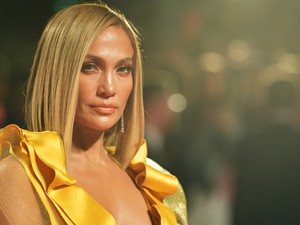 Jennifer Lopez romantikus szettjétől a lélegzetünk is eláll