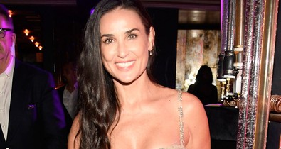 Demi Moore első két foga hiányzik, és meg is mutatta