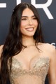 A 90-es évek nude szájfestése a hosszú lágy hullámokkal mindig nyerő páros, Madison Beer esetében különösen jó választás volt. 