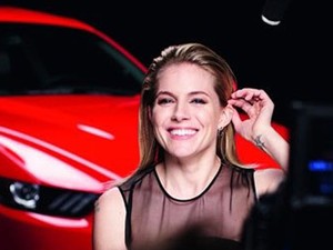 A legszexibb kocsi mellé is kell jó nő