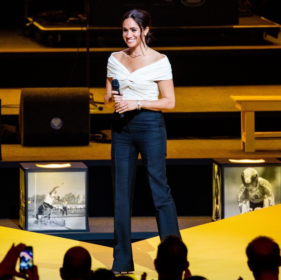 Meghan Markle a klasszikus eleganciára szavazott az Invictus Games megnyitó ünnepségén