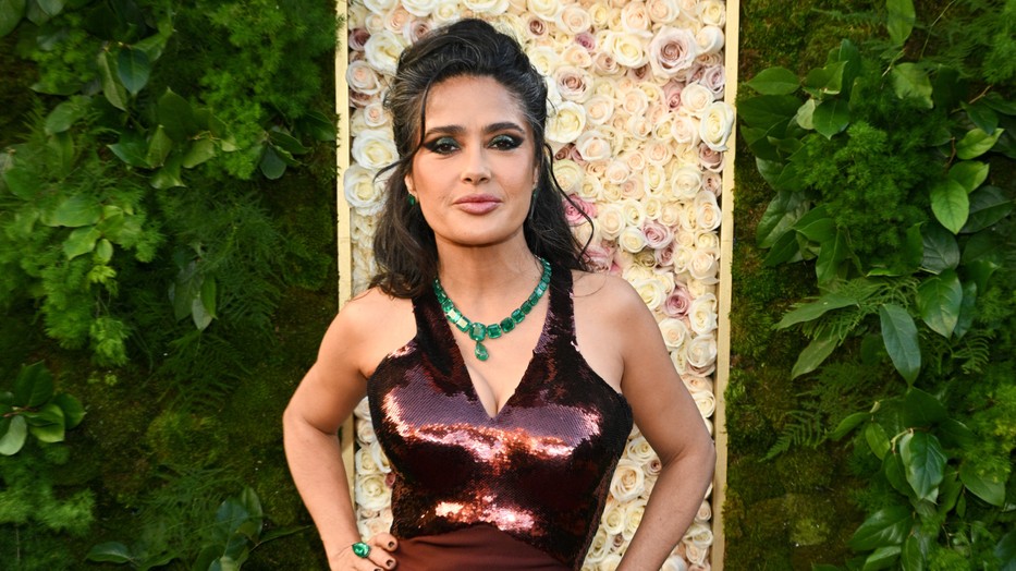 Salma Hayek élete egyik legszexibb címlapja jelent most meg