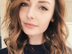 Nagyon morbid, de ez a szemhéjtus még az autóbaleset alatt sem kenődött el!