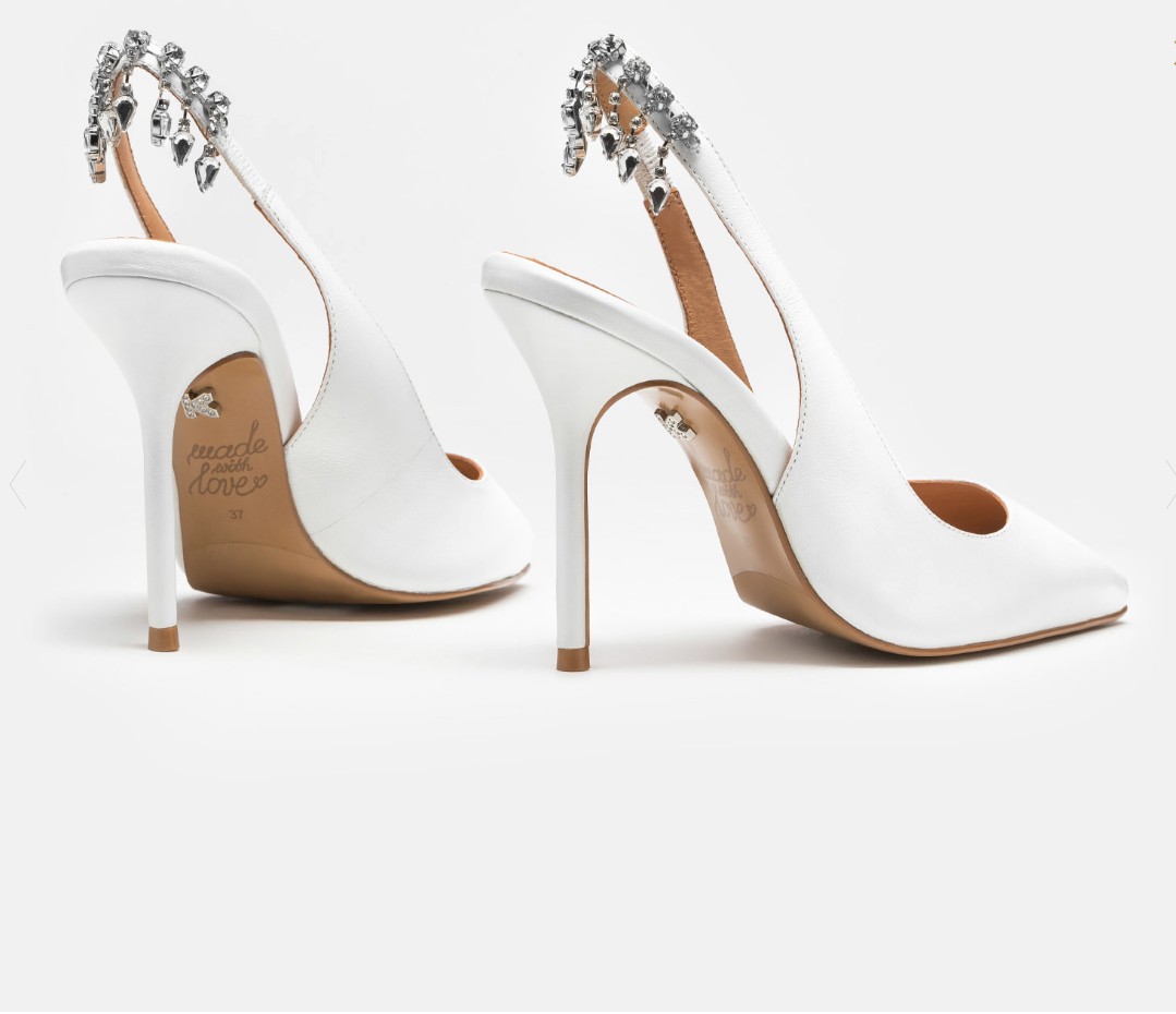 Kristályokkal díszített bőr szandál KAZAR 59000 Ft