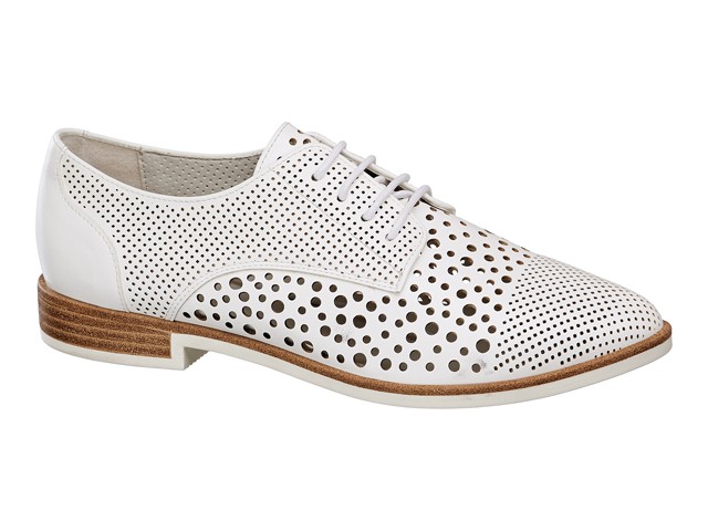 Ellie Goulding exkluzív fellépéssel keretezve mutatta be Deichmann kollekcióját