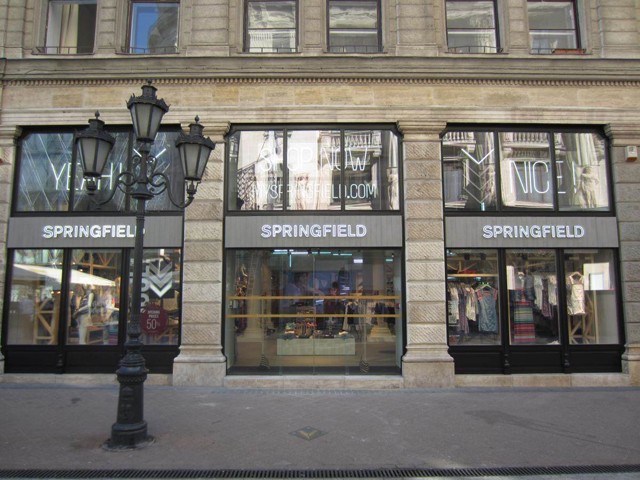 springfield, spanyol márka, divatmárka, üzlet, új üzlet, akció, váci utca, flagship store