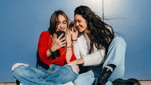 A digitális világ alapjaiban megrengette, kiben bízhatunk meg, már a barátságok sem a régiek