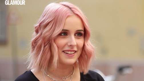 A fiatal énekesnő és Youtuber B. Nagy Réka karrierjéről mesélt nekünk