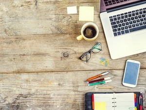 Rendetlen az íróasztalod? Így szüntesd meg a káoszt a hatékony munka érdekében