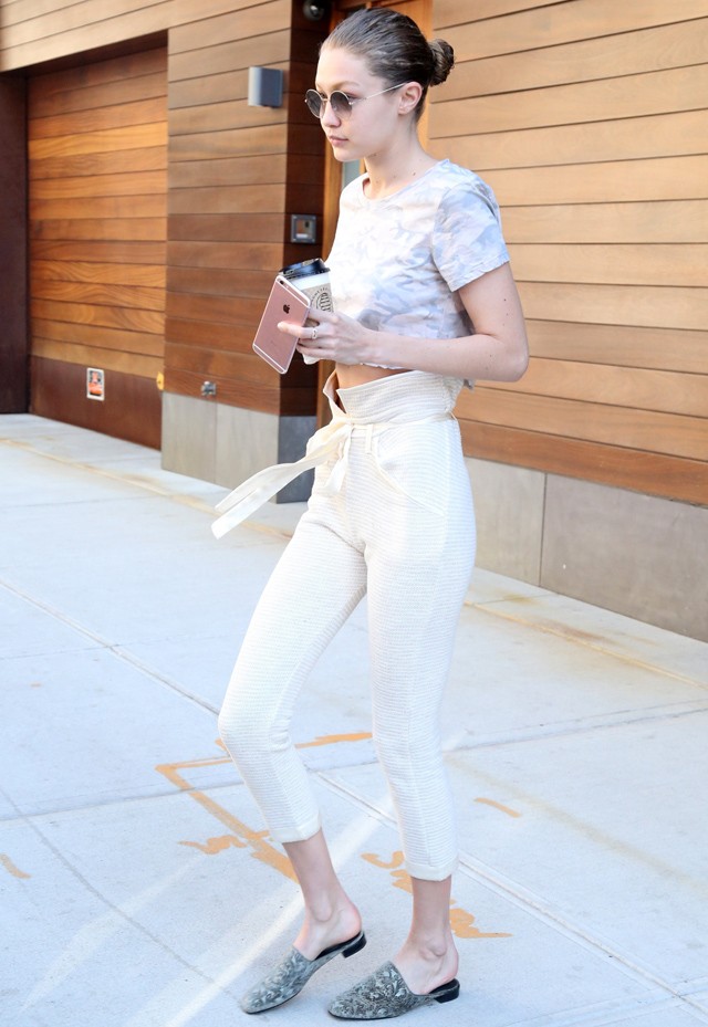 Gigi Hadid streetstyle