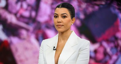 Várandósan is igent mondott a meztelenruhára: Kourtney Kardashian csak úgy tündököl