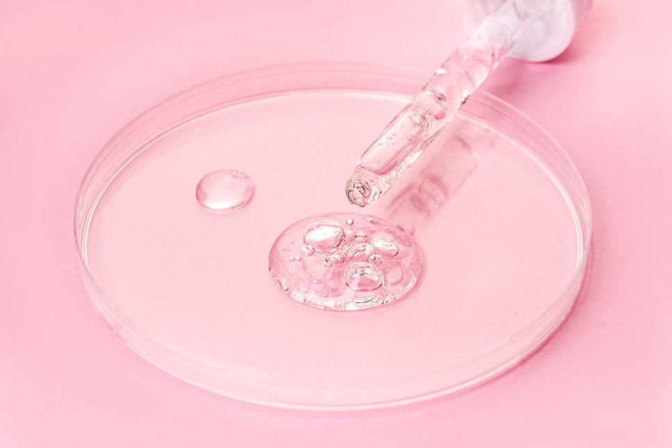 Már a hetvenes évektől tudják a kutatók, hogy nagyon hatásosak a peptidet, de most igazán divatba jönnek az ezekkel készült kozmetikumok!