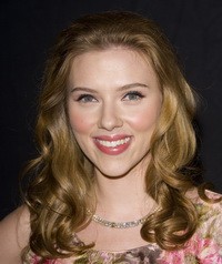 scarlett-johansson-825864a-rex-200-d00001E34bad06ee16f1b.jpg