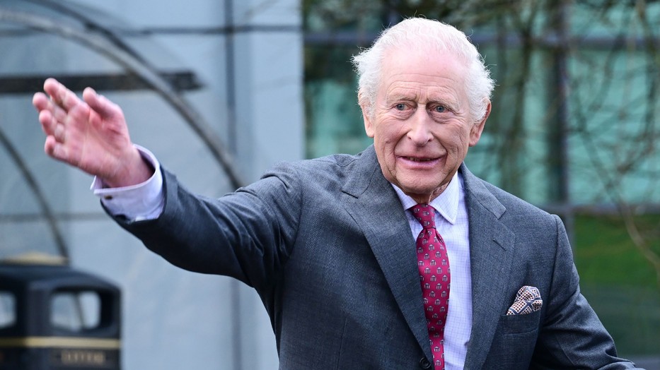 Károly király nemcsak a királyi feladatokban, hanem a rák elleni küzdelemben is példát mutat