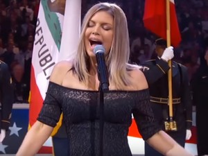 Így kért bocsánatot Fergie az elnyögött himnusz miatt!