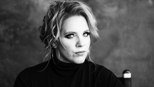 Különleges programajánló: Vaksötétben ad jótékonysági koncertet Tóth Vera