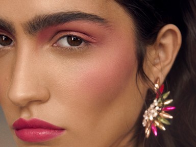 Toronymagasan ez az idei nyár kedvenc sminktrendje: a naplemente pirosítás egyszerre bátor és erőteljes