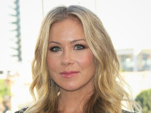 Christina Applegate nem küzd sclerosis multiplexszel, végig félrekezelték az orvosai