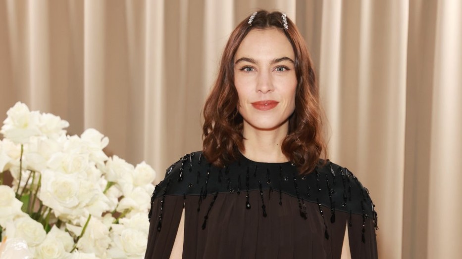 Alexa Chung az örök klasszikusok híve, mégis hatalmas meglepetést okozott a Buckhingam-palotában