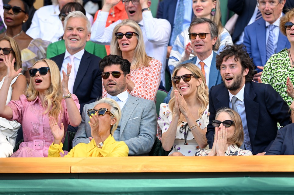 A pálya szélén idén is sok híresség izgulta végig a versenyeket