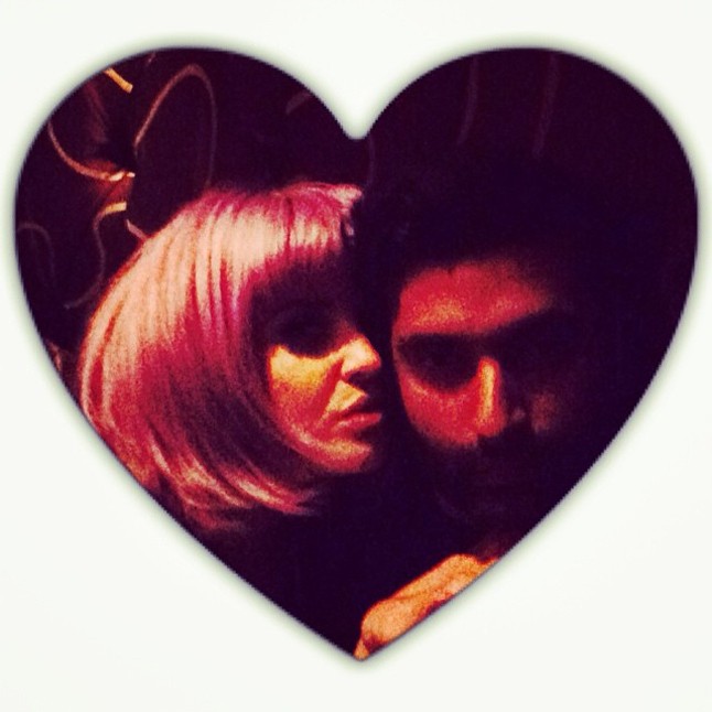 Mivel Kelly Osbourne és vőlegénye szakítottak, a sztár legjobb barátjával töltötte a napot.