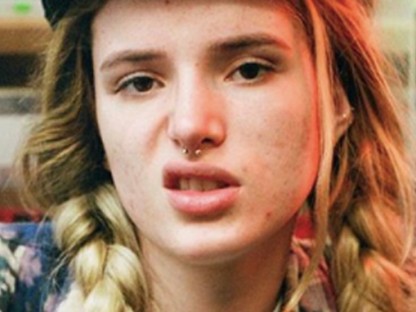 Bella Thorne nem takargatja a pattanásait, bátran vállalja szépséghibáit!