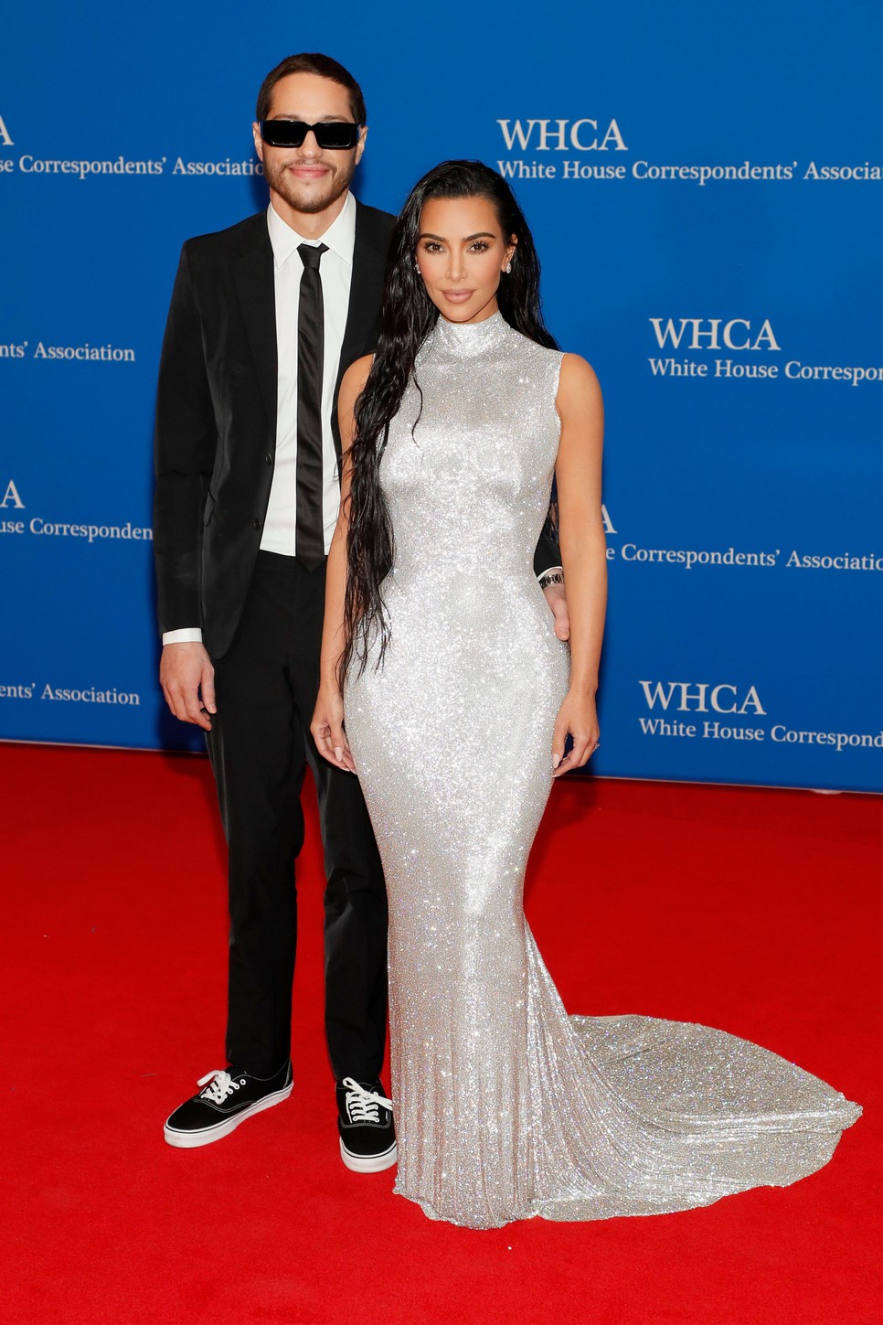 Kim Kardashian és Pete Davidson első közös vörös szőnyeges megjelenése nem is lehetett volna stílusosabb