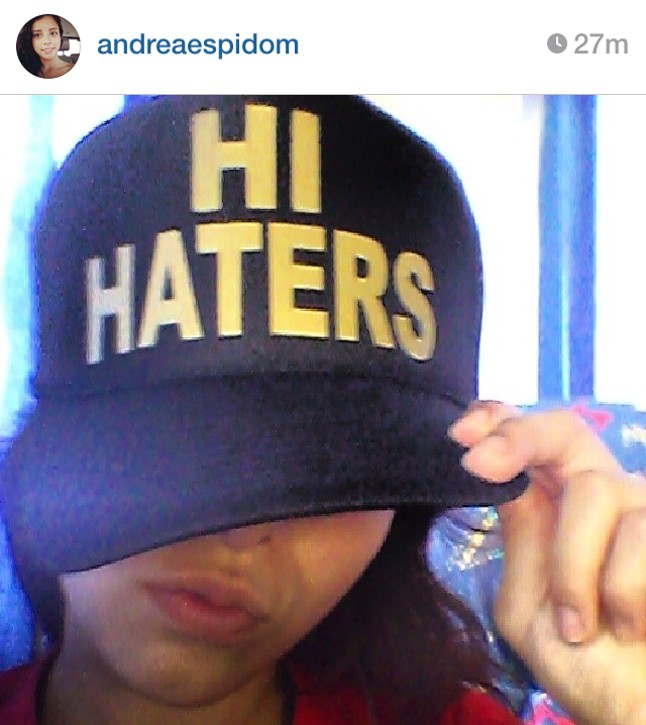 A virtuális boxzsák, avagy a frufrumtól hál` istennek nem látom a gyűlölködőket