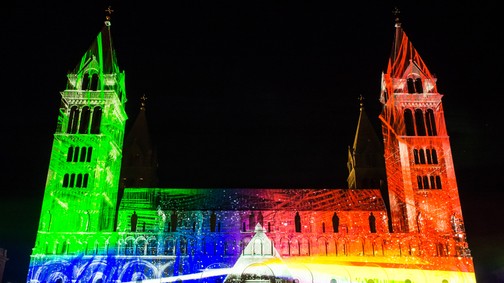 Július első hétvégéjén újra fénybe borul Pécs, jön a Zsolnay Fényfesztivál