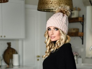 A kuglófos lány általában egész télen ezt viseli